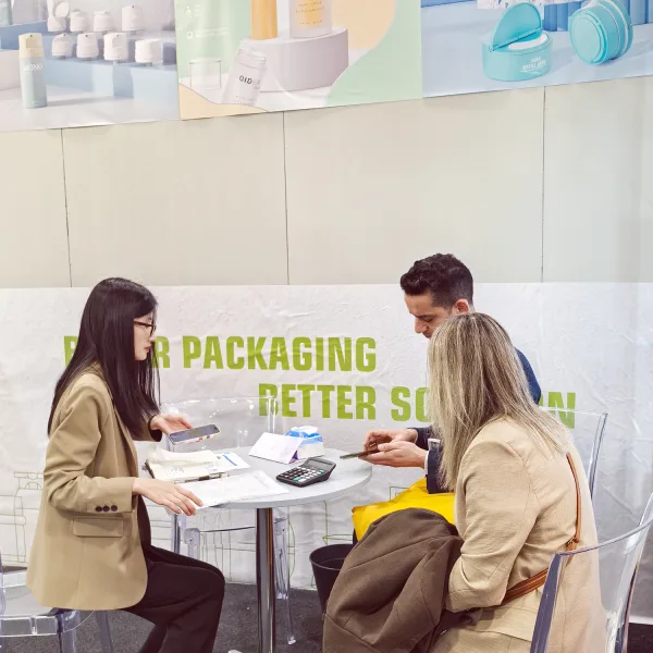 exhibition-tallk with our customer